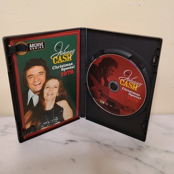 Johnny Cash Christmas Special DVDs & Most Famous Hits CDs - Picture 2 of 11